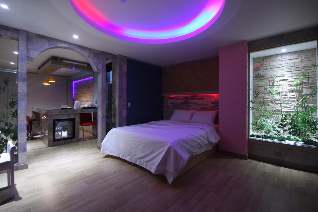 Pohang Wow Motel Rom bilde